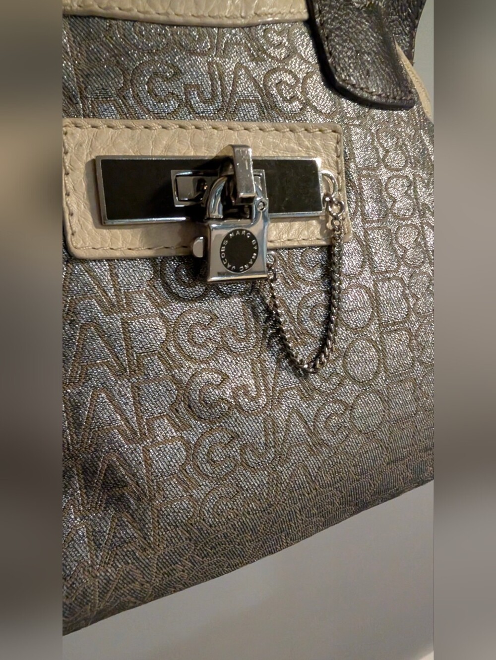RARE Y2K Beautiful Marc Jacobs Silver Metallic Satchel with Grey Leather Trim - Picture 7 of 10